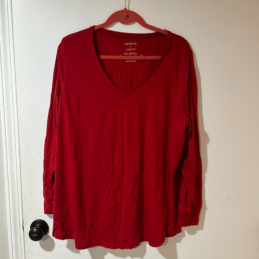 Torrid Long Sleeve Vneck size 3 red